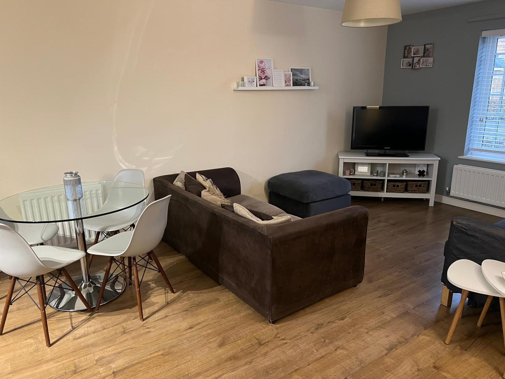 Home Away From Home: Cozy Two Bedroom Apartment Банбери Экстерьер фото